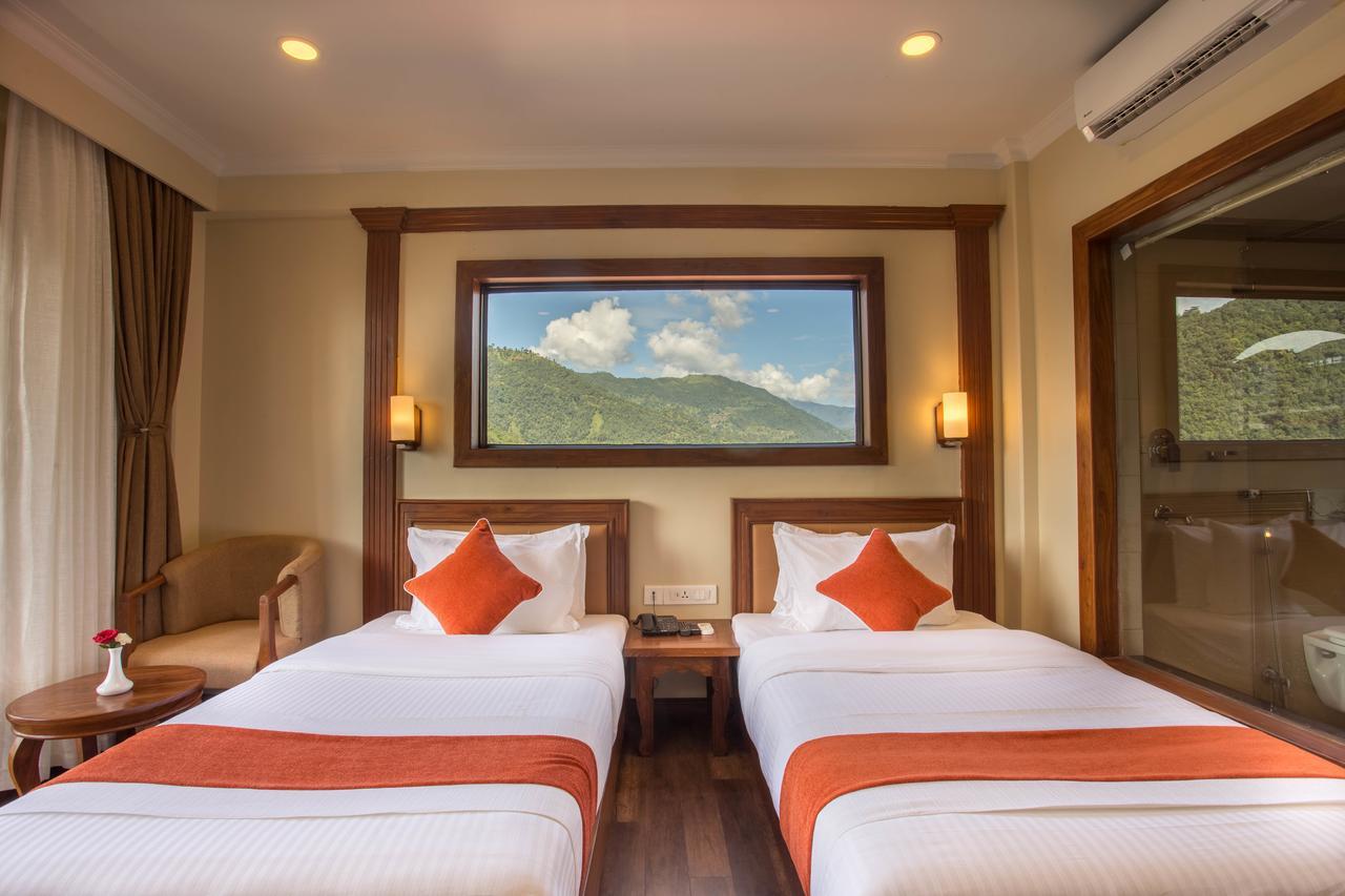 Hotel Portland Pokhara Zewnętrze zdjęcie