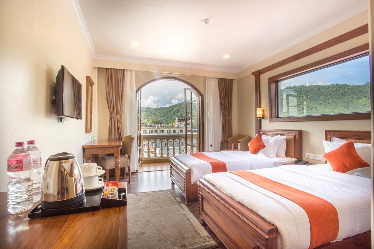Hotel Portland Pokhara Zewnętrze zdjęcie