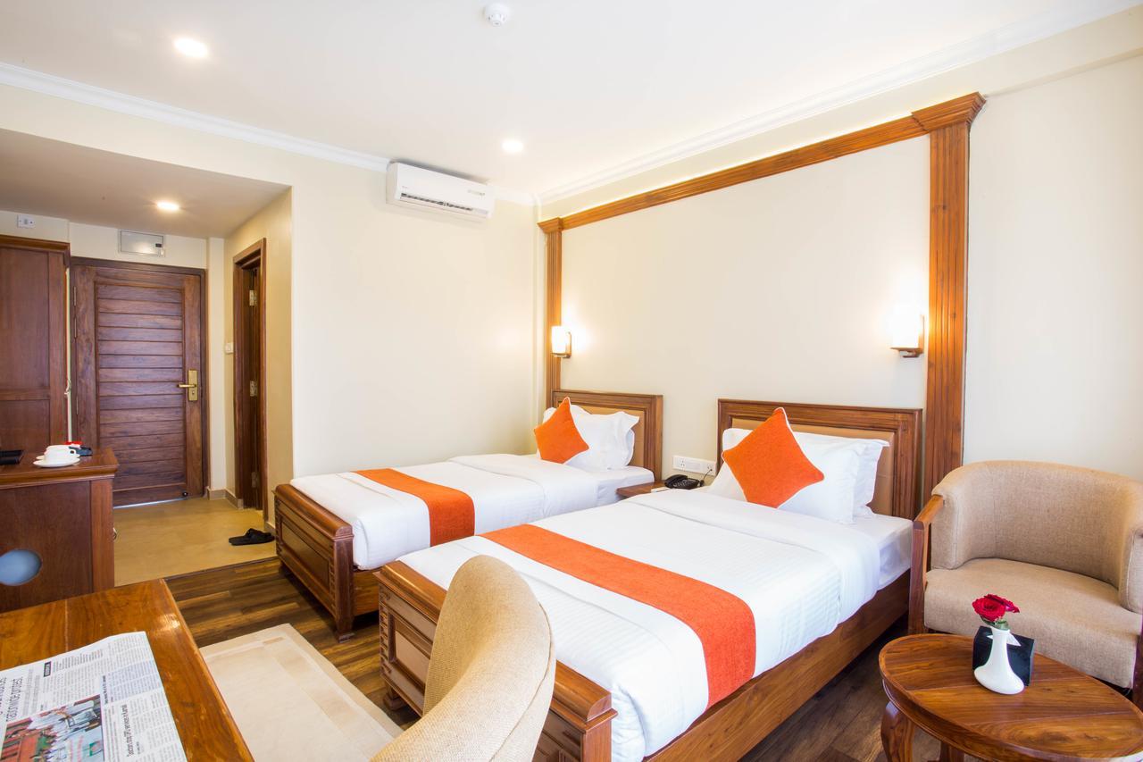 Hotel Portland Pokhara Zewnętrze zdjęcie