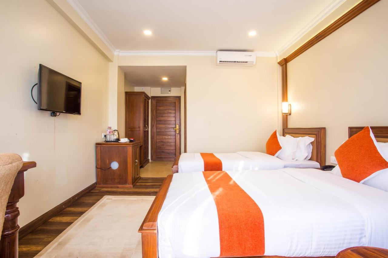 Hotel Portland Pokhara Zewnętrze zdjęcie