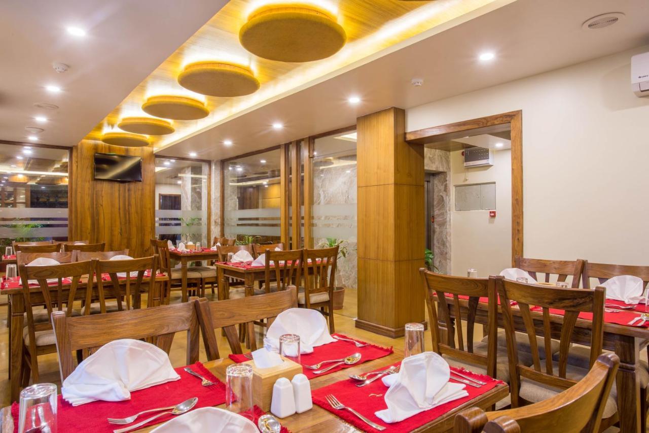 Hotel Portland Pokhara Zewnętrze zdjęcie
