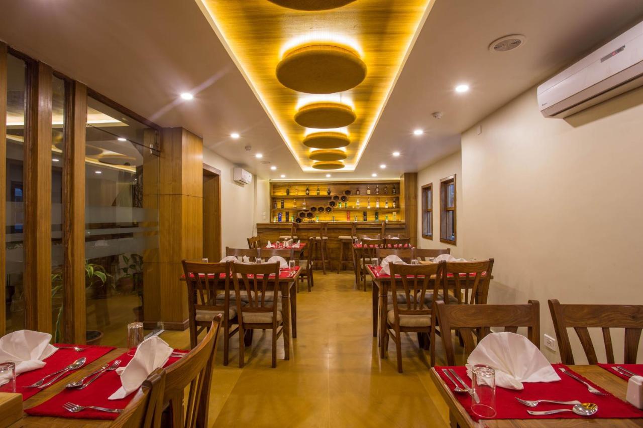 Hotel Portland Pokhara Zewnętrze zdjęcie
