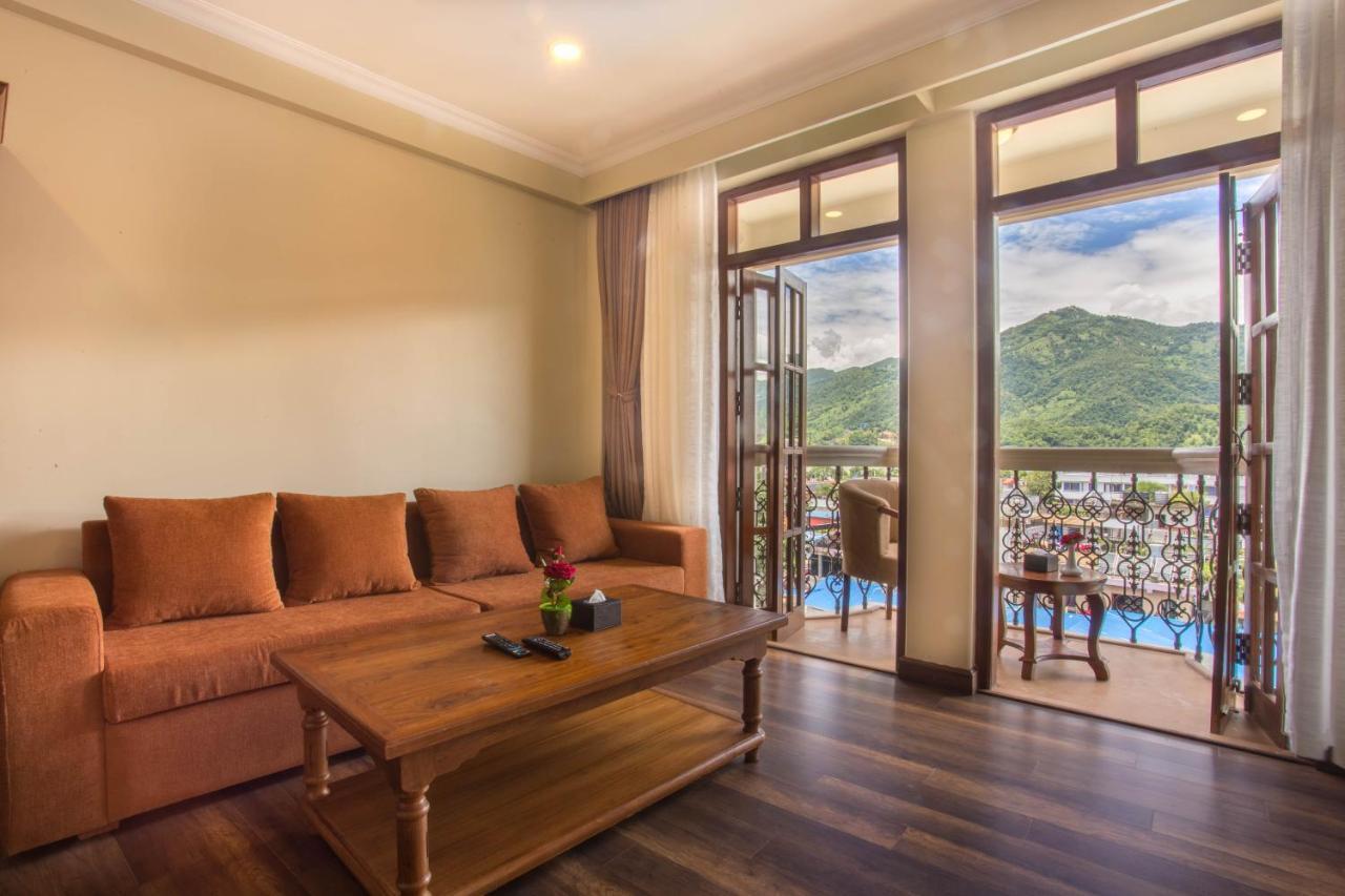 Hotel Portland Pokhara Zewnętrze zdjęcie